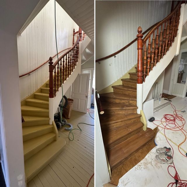🪜🤎 TRAPPRENOVERING 🤎🪜

Denna trappa krävde sitt jobb.
4 lager färg skulle bort, grov slipning, mycket skrapande & mer där till.

Slutresultatet ser vi här & vackert blev det 🤩
Behandling: pallx333 med 20% chocolate Brown pigment + pallx96, matt 1K lack.

#trappa #stairclimb #hantverk #staircases #sander #sanders #stairsdesign #staircasedesign #göteborgdirekt #västragötaland #renovera #renovering #lacquer #woodworkers #woodworks #workinghands #arbetsplats #transformations #woodworkforall #wood_feature #woodworking_art #hantverkare #workingmode #arbetsglädje #hardwood #pallmann #workinprogress #woodworkingtools