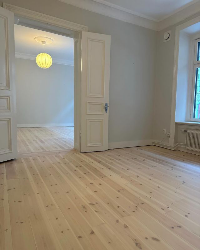 Slipat & behandlat med FC extra white & FC82, ultramatt 2K lack 🤍

@floorcoat_se 🖤💚